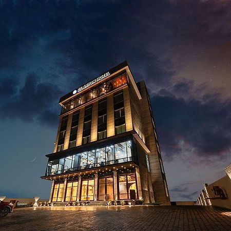 Clarion Hotel Epicure Dehradun Exterior foto