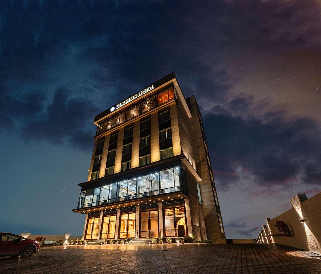 Clarion Hotel Epicure Dehradun Exterior foto
